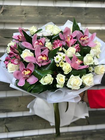 Букет цветов из: Розы и Хризантемы в Челно-Вершины