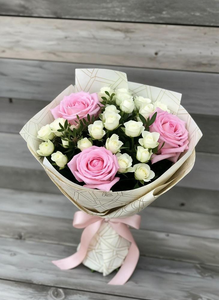 Букет цветов из: Розы в Челно-Вершины