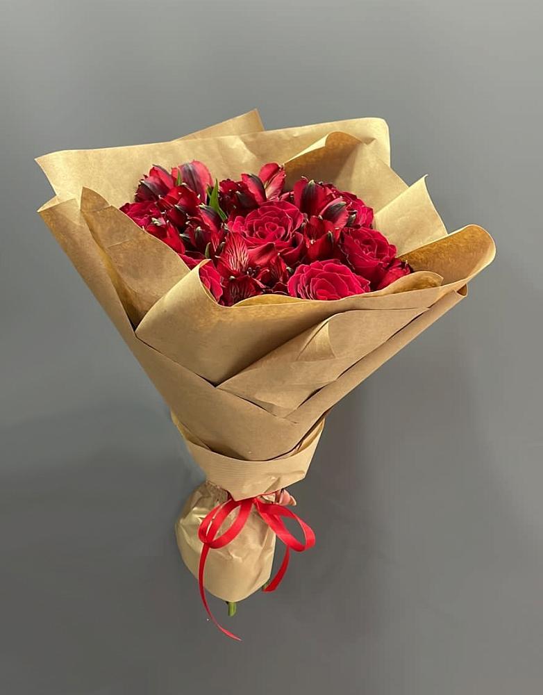 Букет цветов из: Альстромерии и Розы в Челно-Вершины