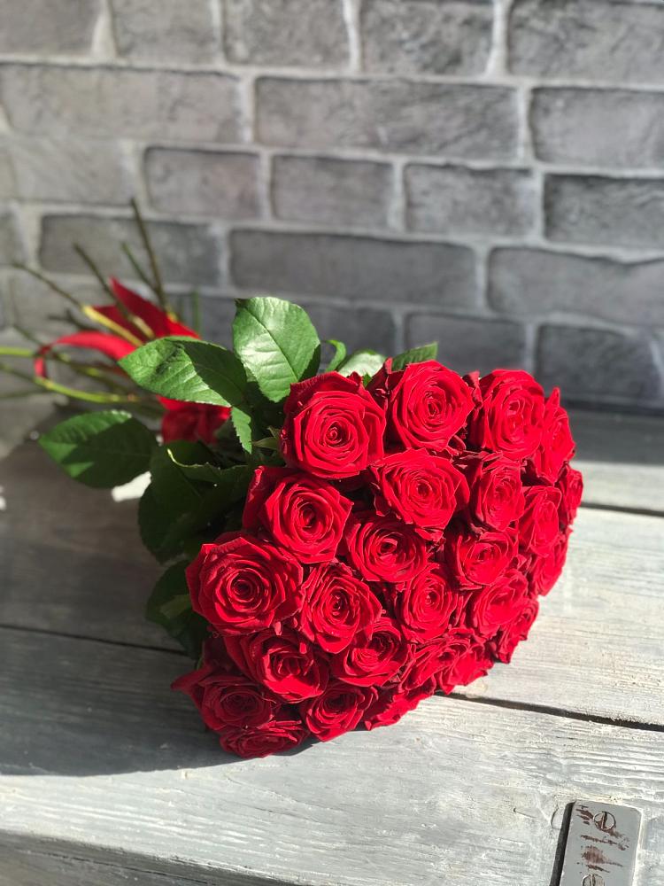 Букет Красные розы Фридом в Челно-Вершины