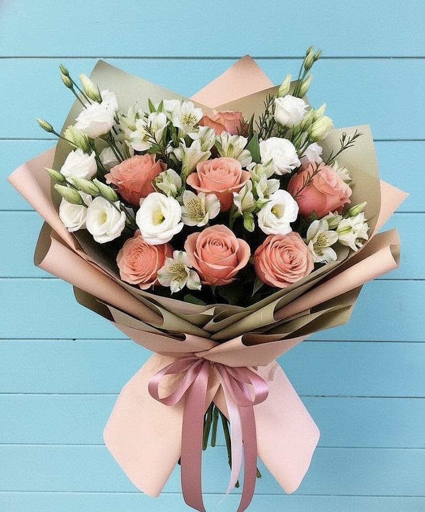 Букет цветов из: Розы, Альстромерии и Лизиантусы в Челно-Вершины