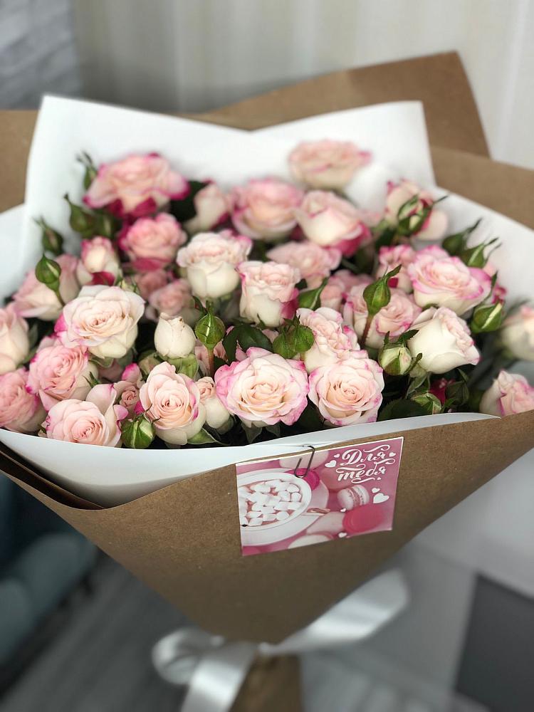 Букет цветов из: Розы в Челно-Вершины