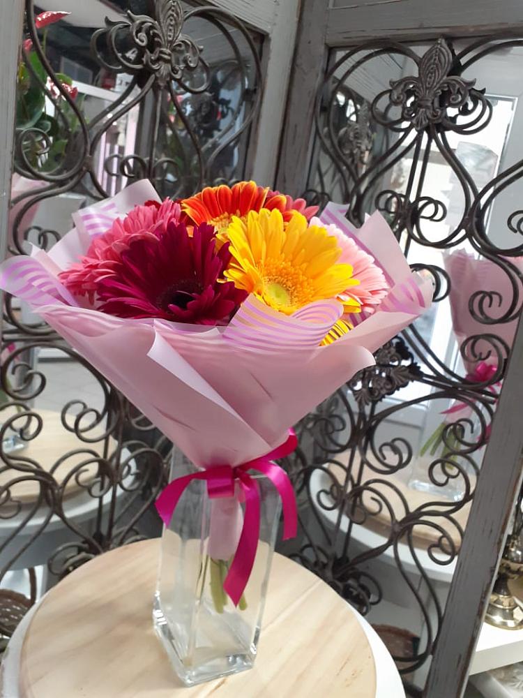 Букет цветов из: Герберы в Челно-Вершины