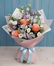 Букет цветов из:  Лизиантусы, Розы, Альстромерии и Гипсофила в Челно-Вершины