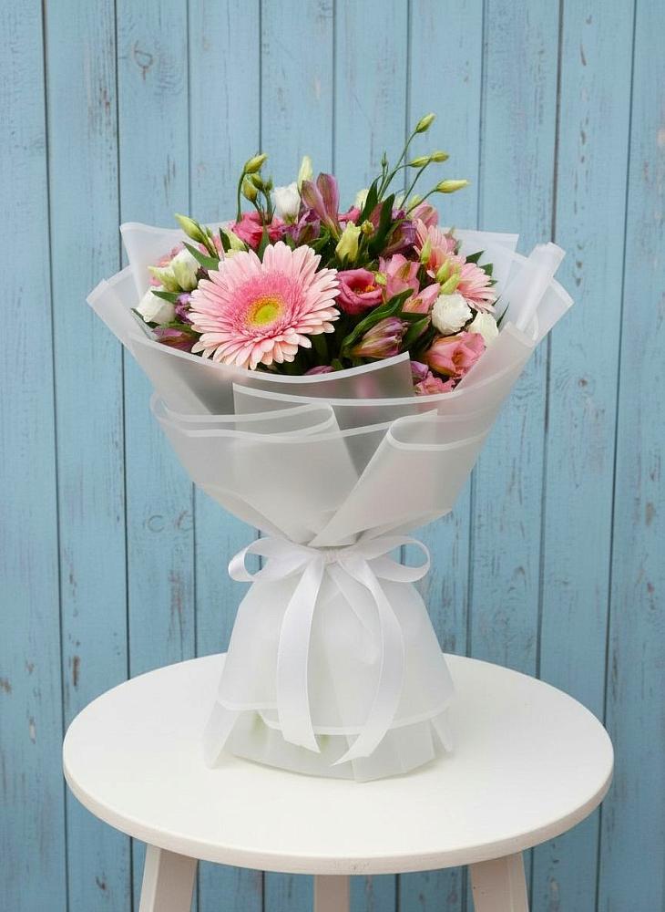 Букет цветов из: Герберы, Альстромерии и Лизиантусы в Челно-Вершины