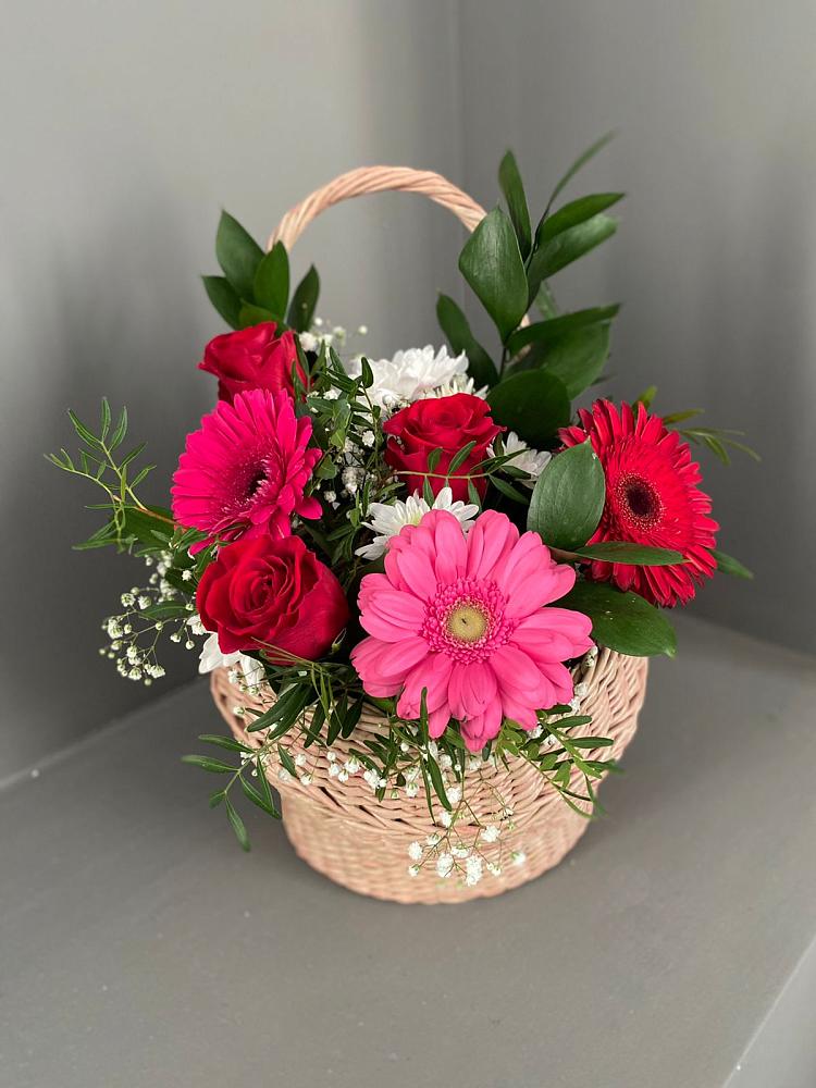 Цветочная композиция из Розы, Хризантемы и Герберы в корзине в Челно-Вершины