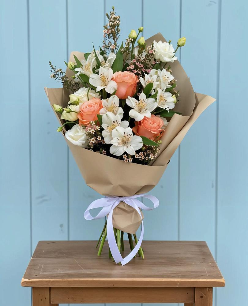 Букет цветов из: Альстромерии, Лизиантусы, Розы и Хризантемы в Челно-Вершины